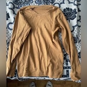 Medium brown Uniqlo heat tech long sleeve shirt M
